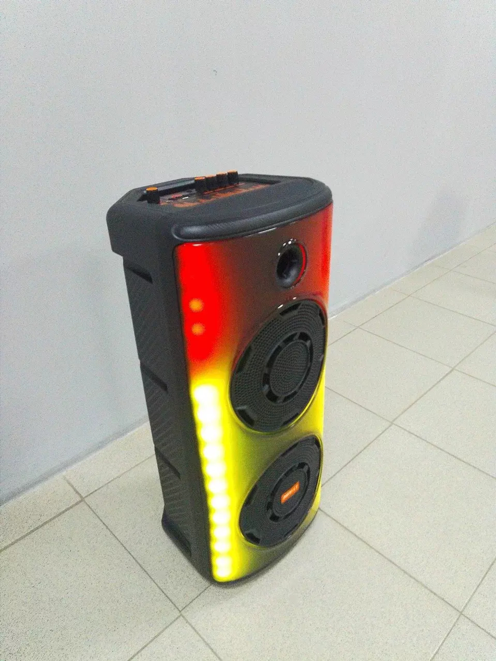 Напольная колонка DIGIVOLT DG-8802 8"/3000WPMPO/микрофон