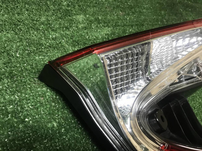 Фонарь левый внутренний Toyota C-HR 1 (2019-2023)