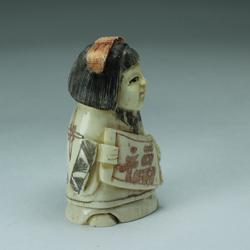 Нэцкэ Девочка и иероглиф счастье