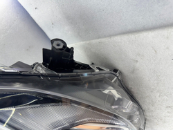 Оригинальная правая LED фара Toyota Wildlander