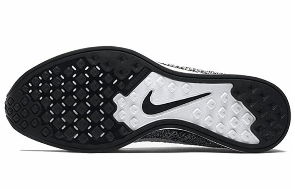 Кроссовки Nike Flyknit Racer Oreo 2