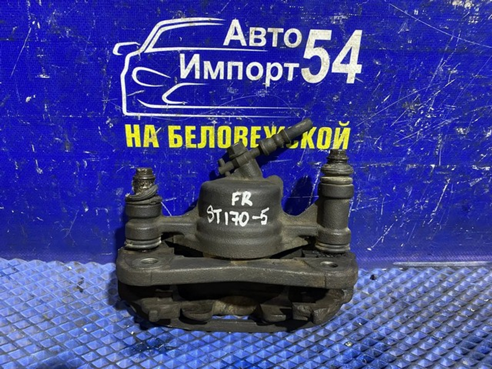 Суппорт тормозной передний правый TOYOTA CARINA 1991