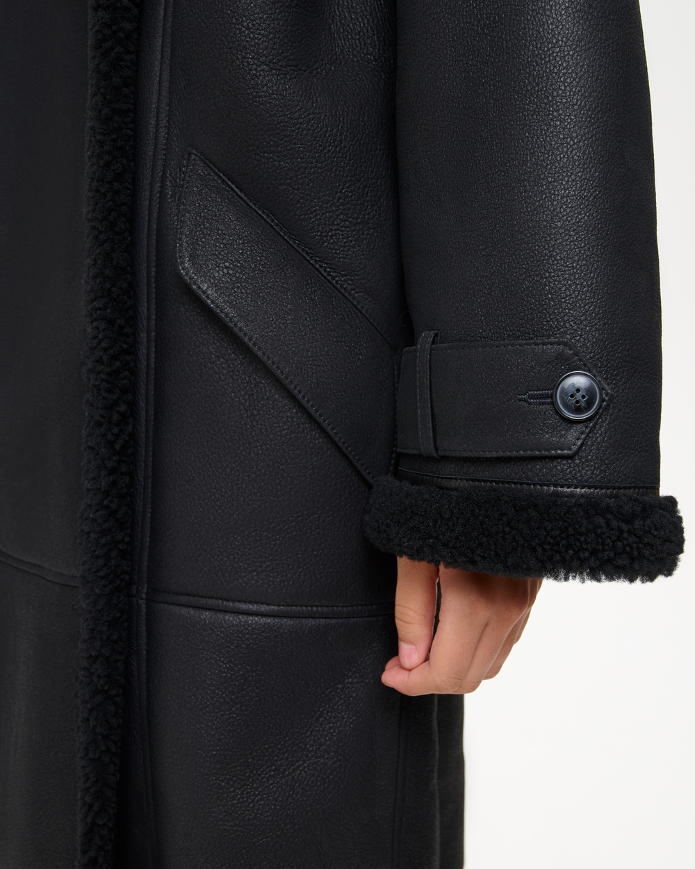 Двубортная дублёнка свободного прямого силуэта