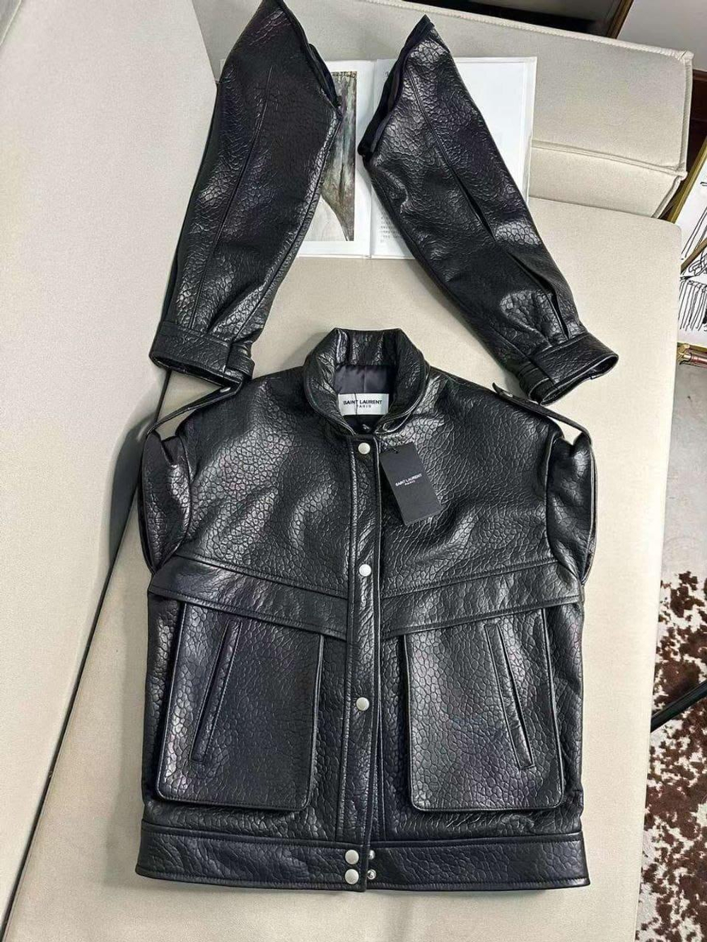 Кожаная куртка Yves Saint Laurent