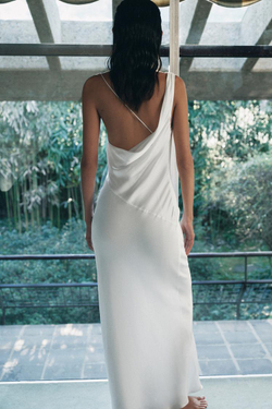 ZARA АТЛАСНОЕ ПЛАТЬЕ С ОТКРЫТОЙ СПИНОЙ, СВЕТЛЫЙ ЭКРЮ