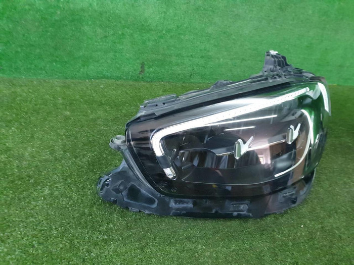 Фара левая Mercedes E W213 (2020-2023) LED