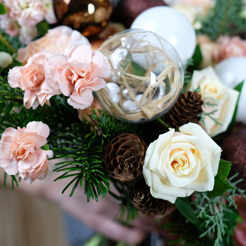 Зимний букет "Гармония" в эко-стиле с маттиолой