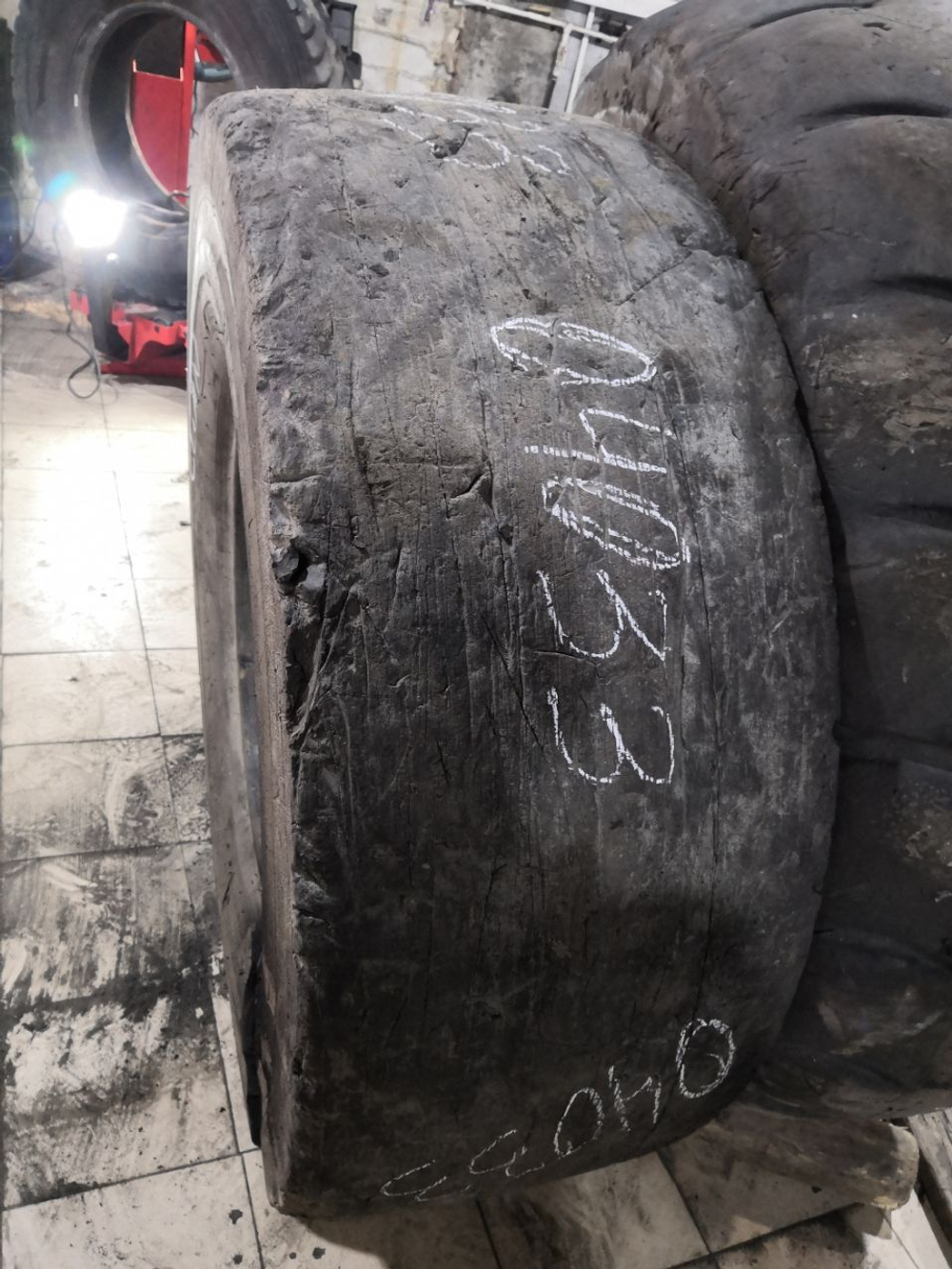 17.5R25 Bridgestone VSMS шина б/у