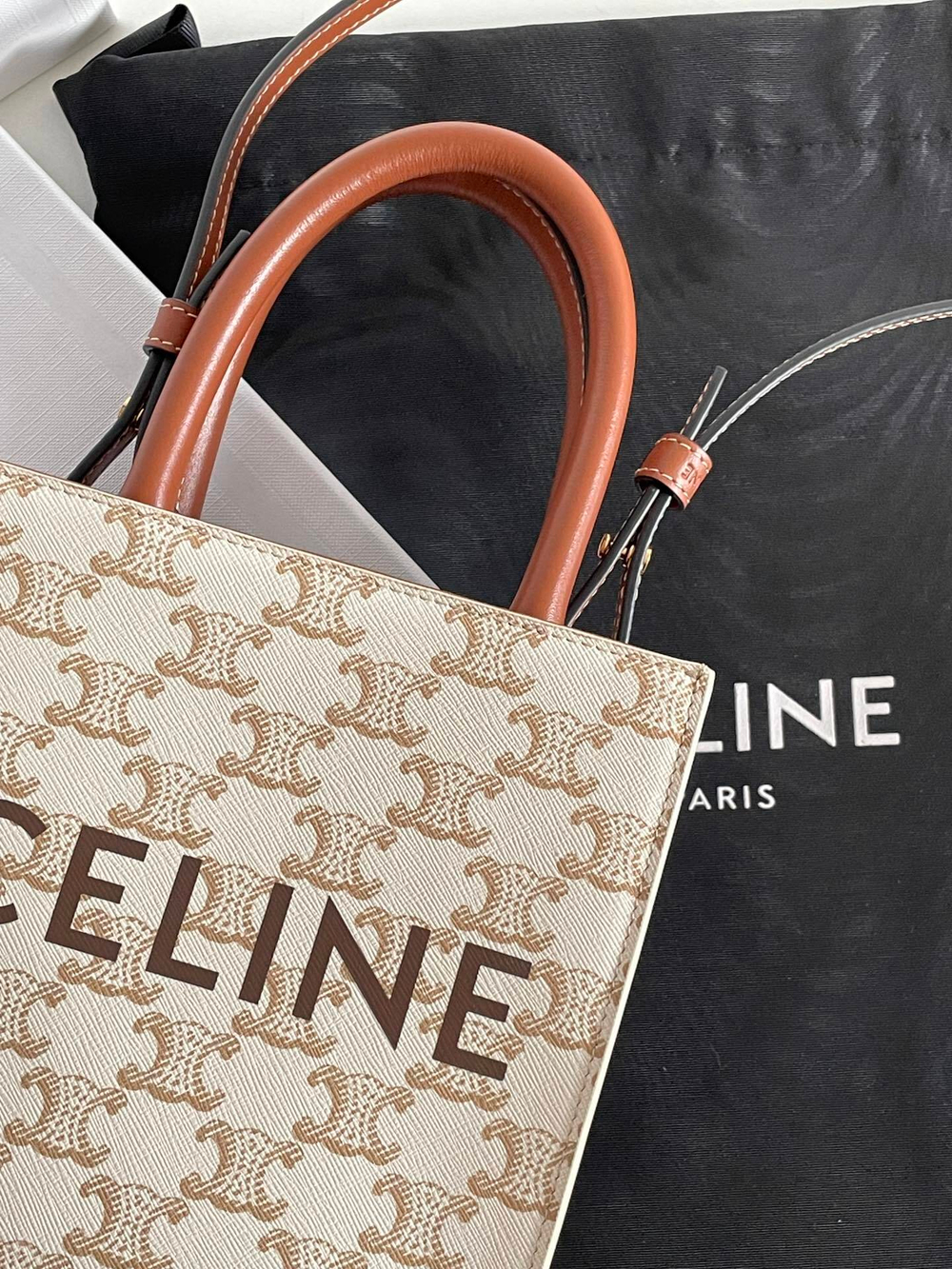 Celine Mini Vertical Cabas 20 cm