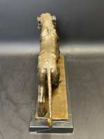 Бронзовая скульптура «Идущий тигр»