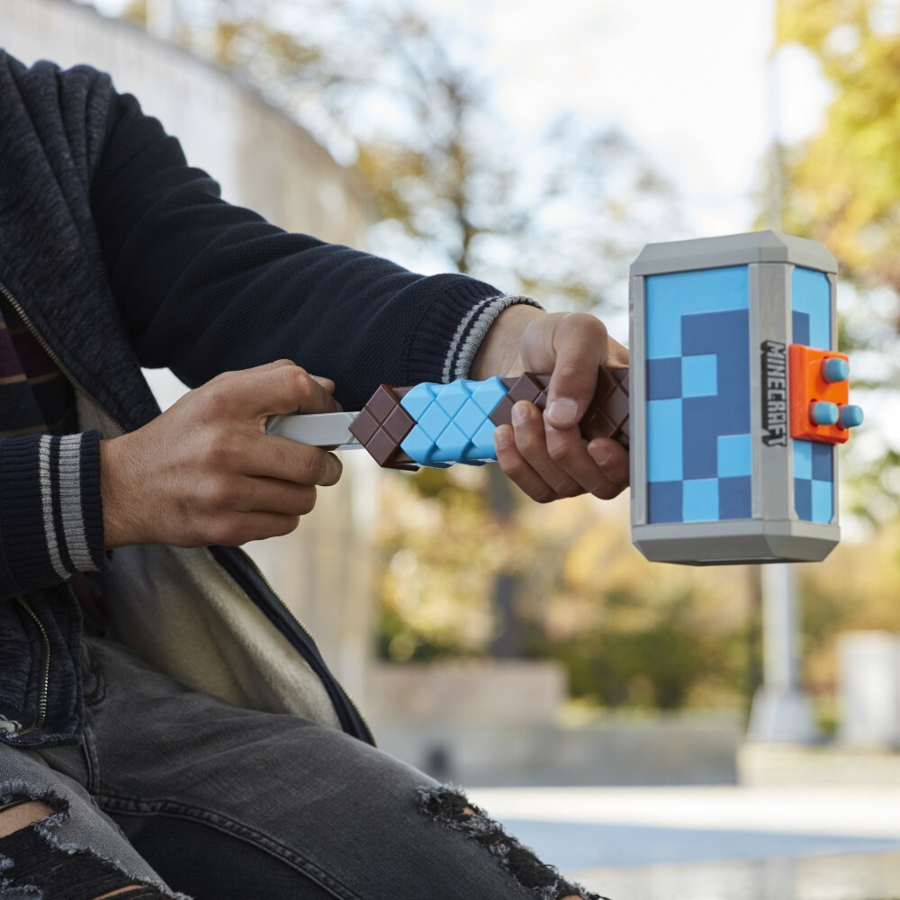 Hasbro Nerf Elite - Stormlander Minecraft Hammer Launcher + дротики F4416 / артикул   F4416  / GTIN 5010993948758