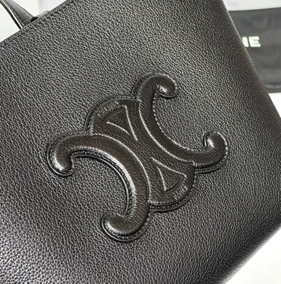 Сумка Celine MEDIUM CABAS ANAÏS CUIR TRIOMPHE черная