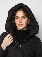 Куртка зимняя удлиненная с капюшоном