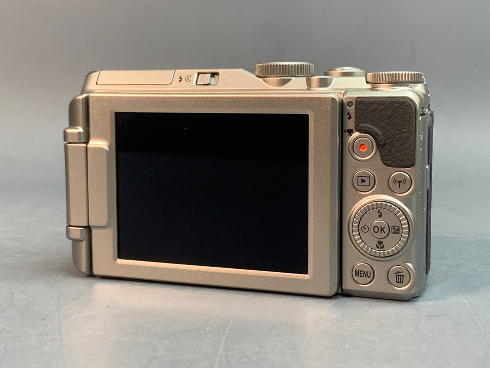 Nikon Coolpix S9900