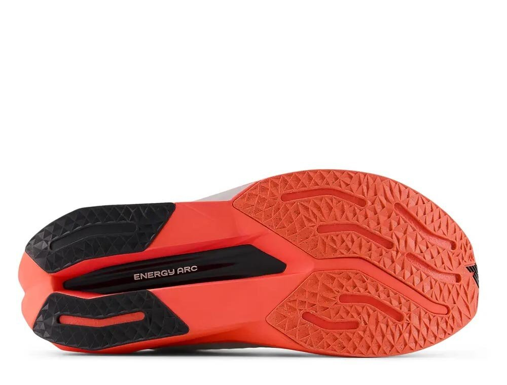 Кроссовки для бега мужские New Balance Fuelcell SuperComp Trainer v4 M Бело-Коралловые