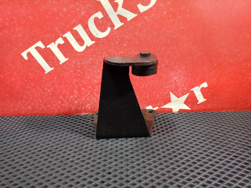 Кронштейн глушителя основного