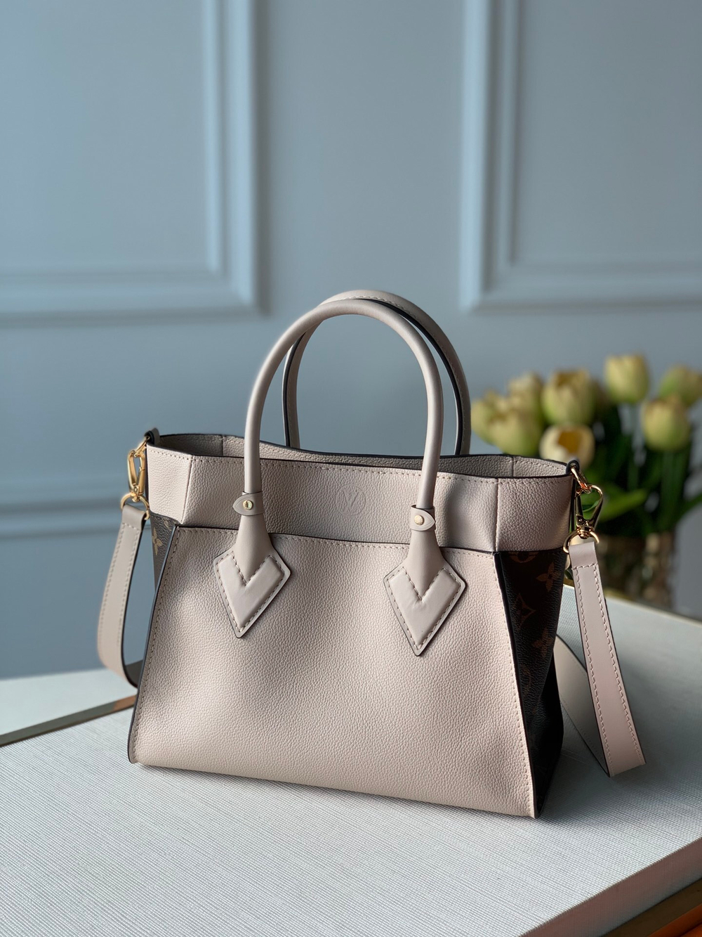 Louis Vuitton On My Side PM