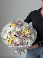 Букет сборный в желтых оттенках размер L