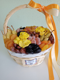 Корзина с сухофруктами "Восточные радости"