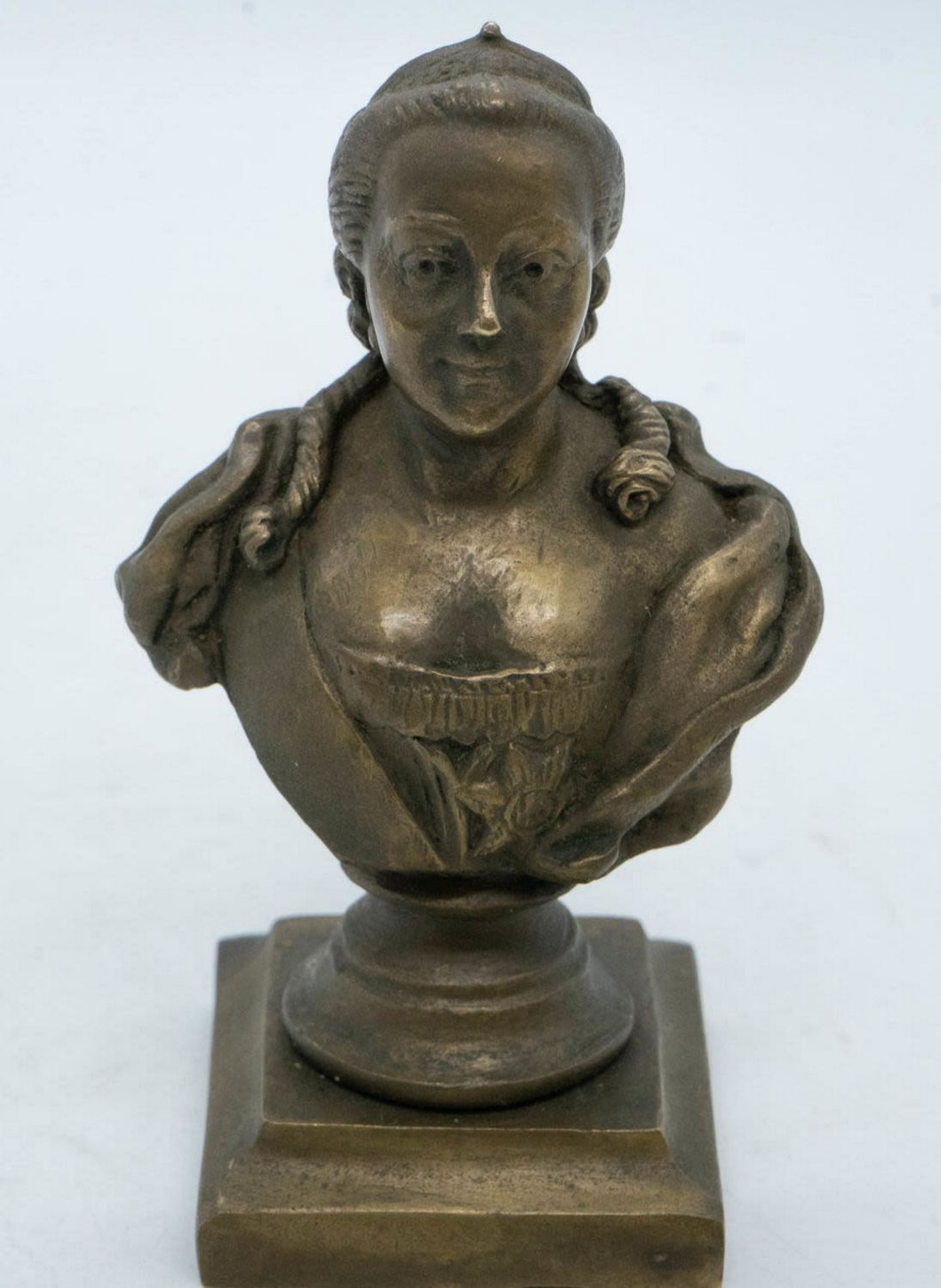 Бронзовый бюст Императрицы Елизаветы Петровны. Литьё. XX в.