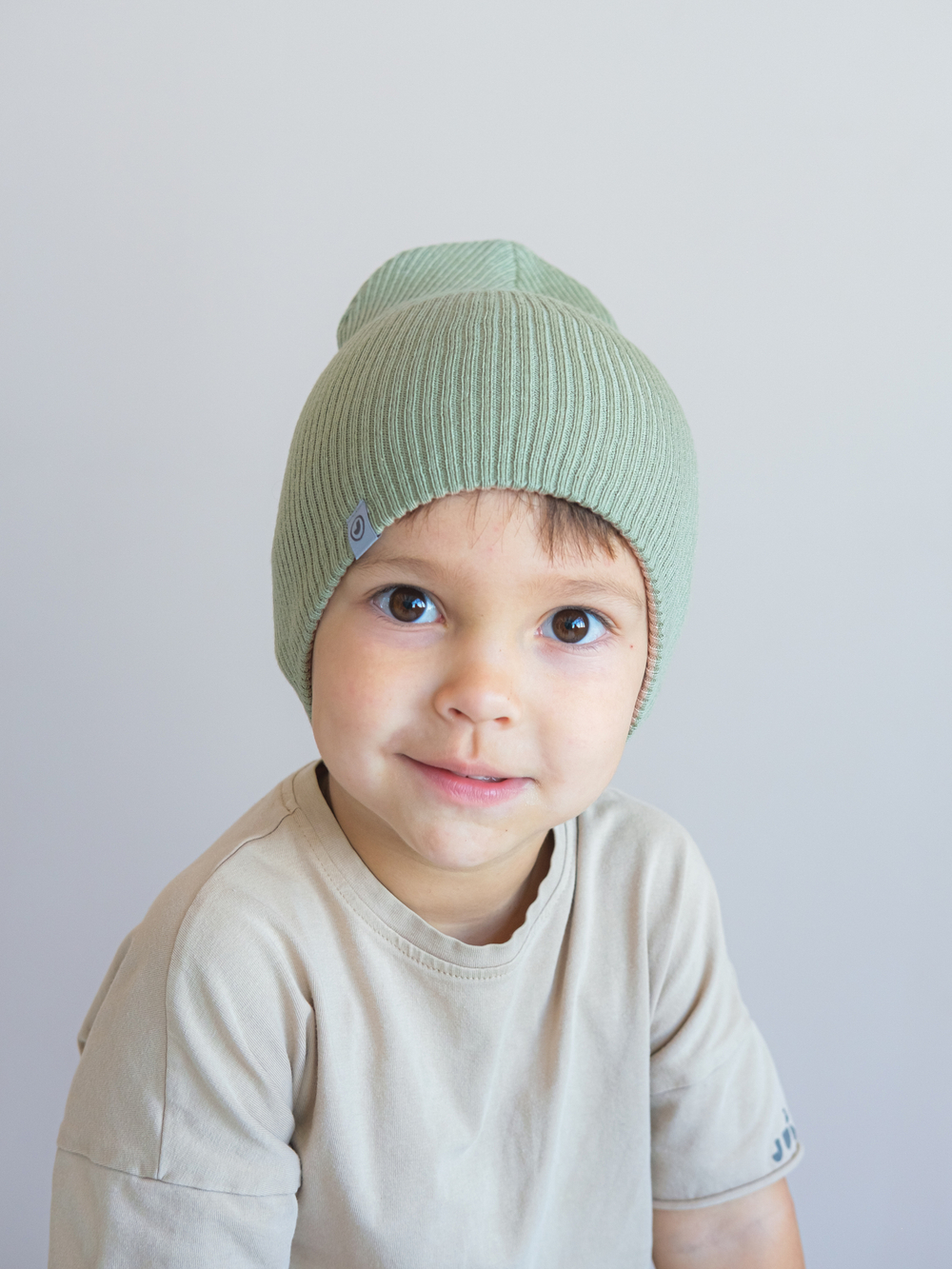 Шапка вязаная хлопковая ТВИНС(Сандал, хакки)