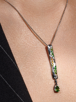 Подвес из серебра со вставками из демантоидов