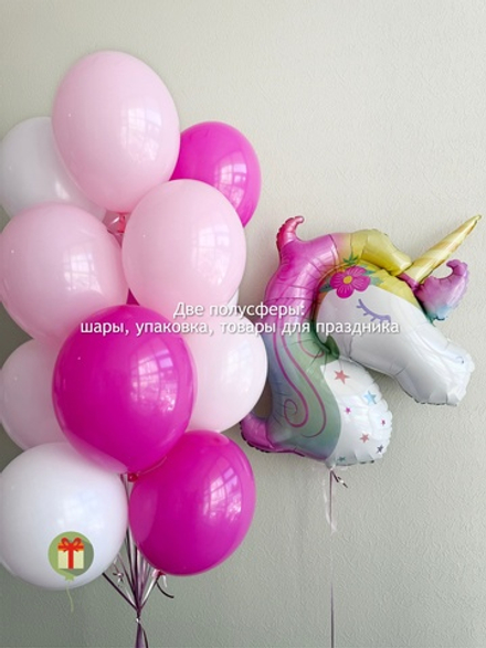 Яркий фонтан с фигуркой