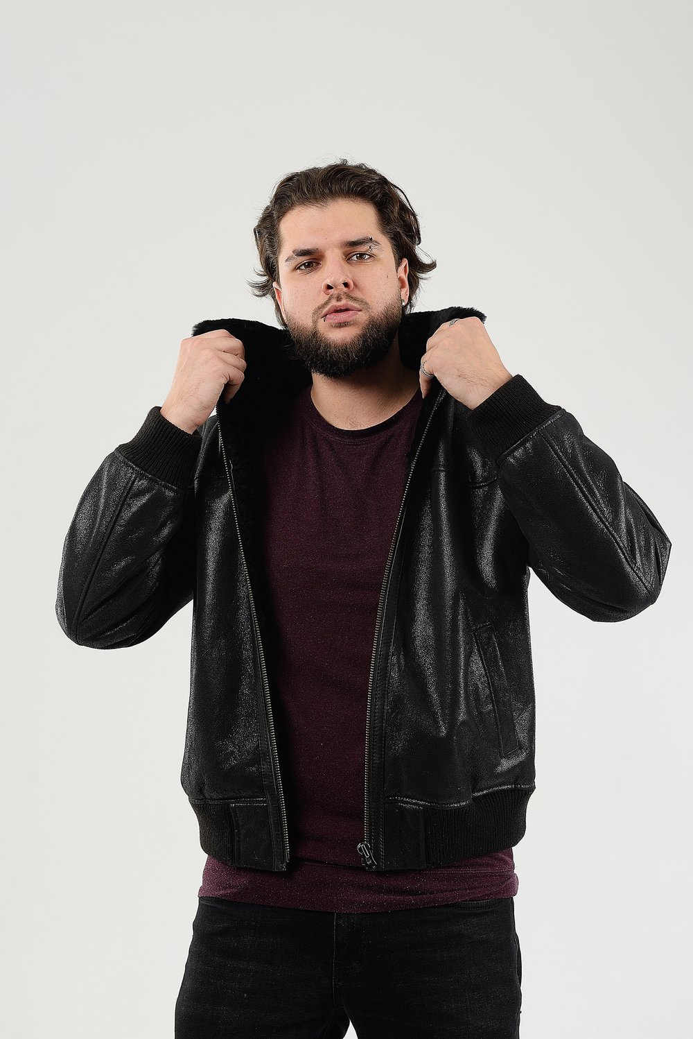 короткая мужская дубленка из овчины с мехом