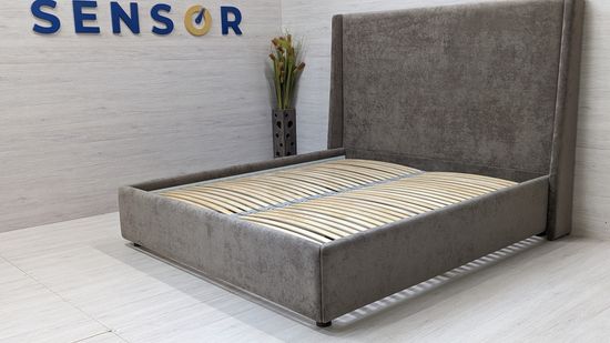 Ламбри в сером цвете