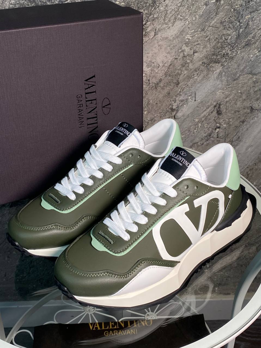 Кроссовки Valentino