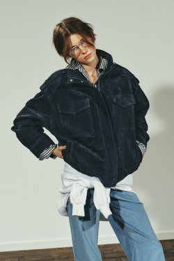 ZARA КУРТКА ИЗ 100% ЗАМШИ С КАРМАНАМИ, СИНИЙ