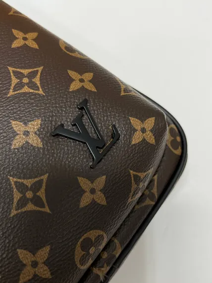 Сумка-слинг Louis Vuitton Avenue NM канва Monogram Macassar