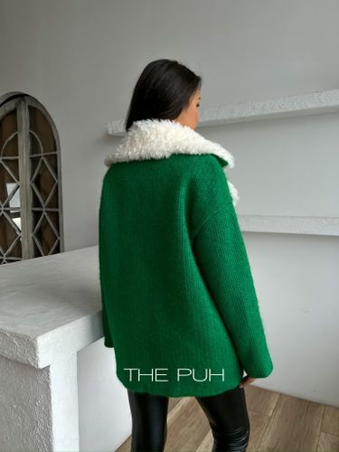 Двубортное укороченное пальто зеленого цвета