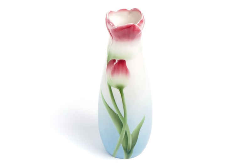 Ваза в стиле модерн с тюльпанами