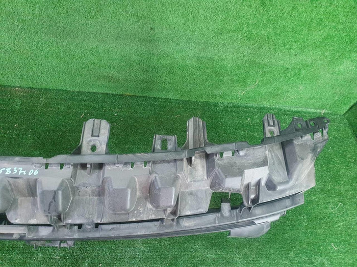 Решетка переднего бампера Porsche Cayenne 3 17-23