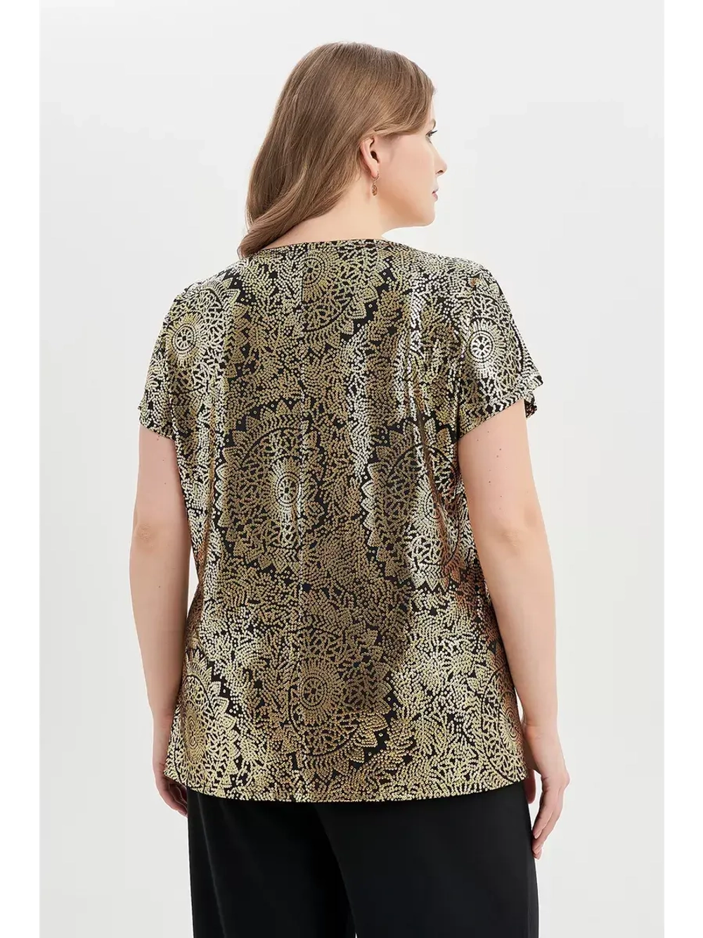 Блузка нарядная блестящая большого размера