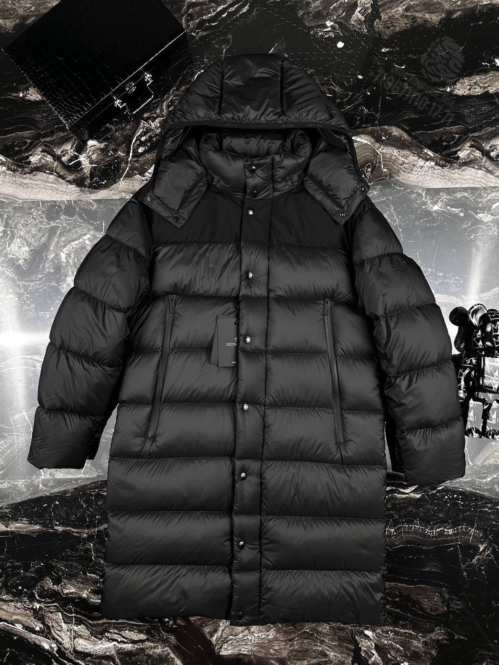 Пуховик Moncler
