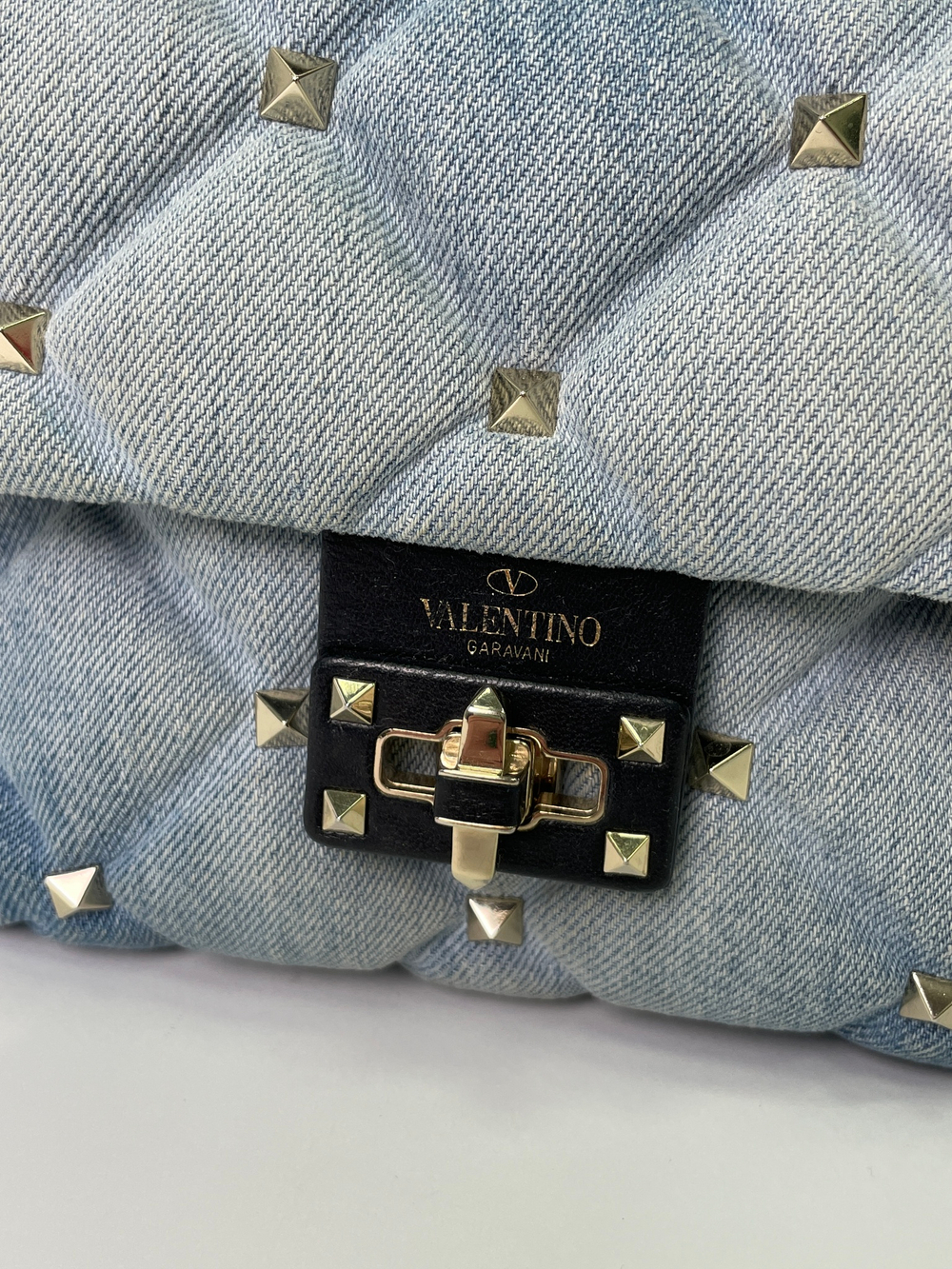 Сумка Valentino Garavani Candystud Top Handle Bag Leather