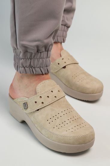 501 | "Natasa" | Бежевые женские медицинские сабо с закрытым носом