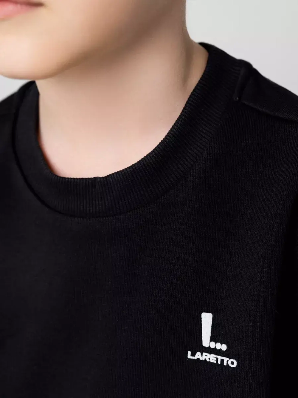 Спортивный костюм для мальчика в школу