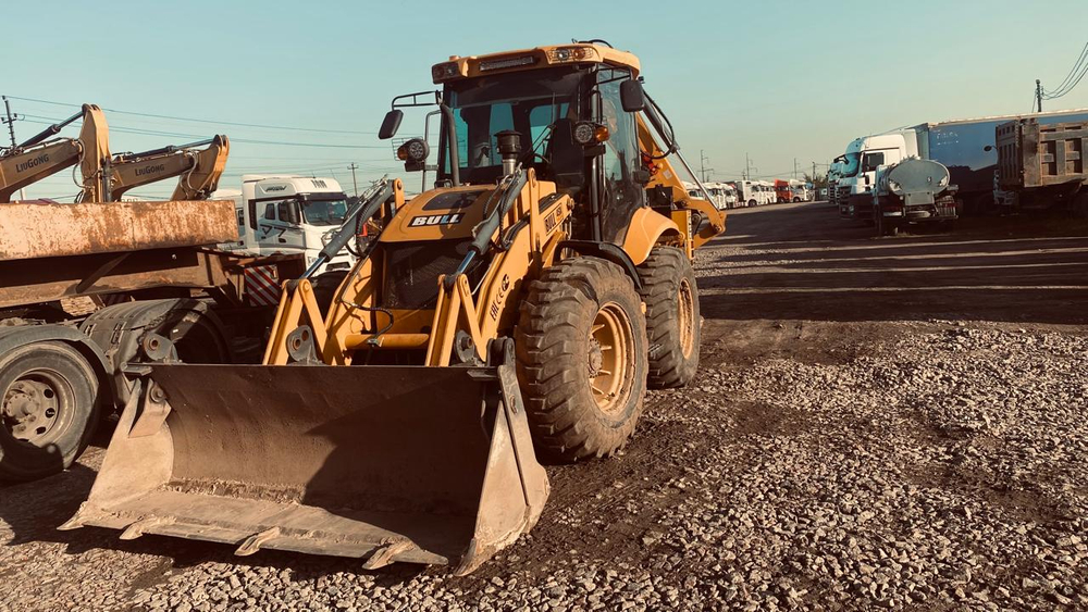 Bull 4SX Экскаватор-погрузчик 4SX (Дизельный, 4,6 л, 116 л.с., АТ)