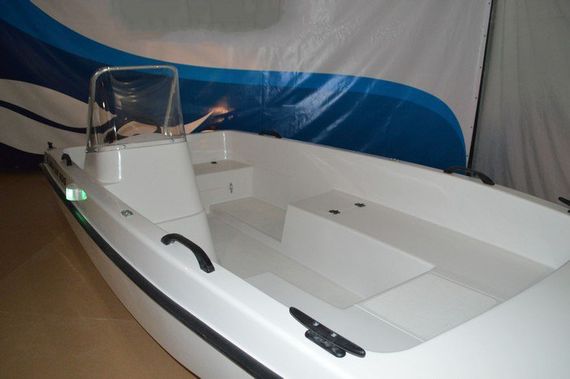 Пластиковая лодка Антал Кайман 400