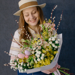 161. Весенний пасхальный букет с мимозой и веточками вербы