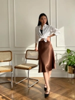 Шоколадная юбка атласная плотная, на резинке, весенняя