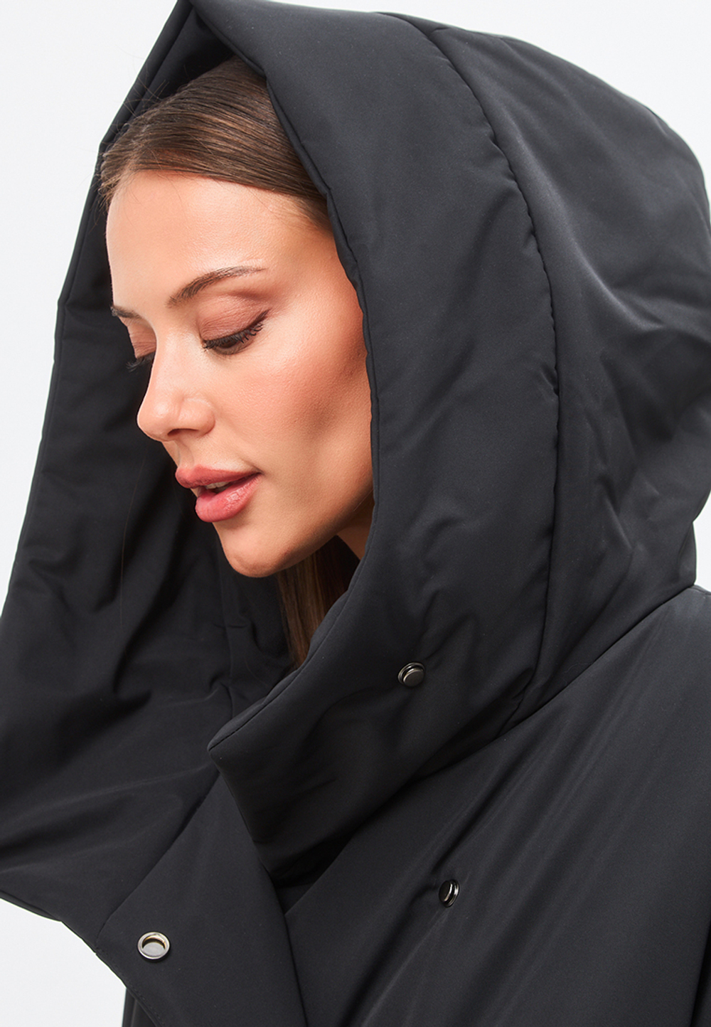 Пальто в минималистичном стиле