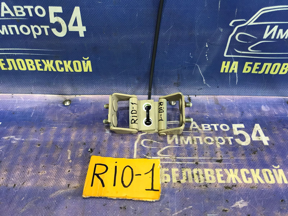 Петля багажника Kia RIO 2004
