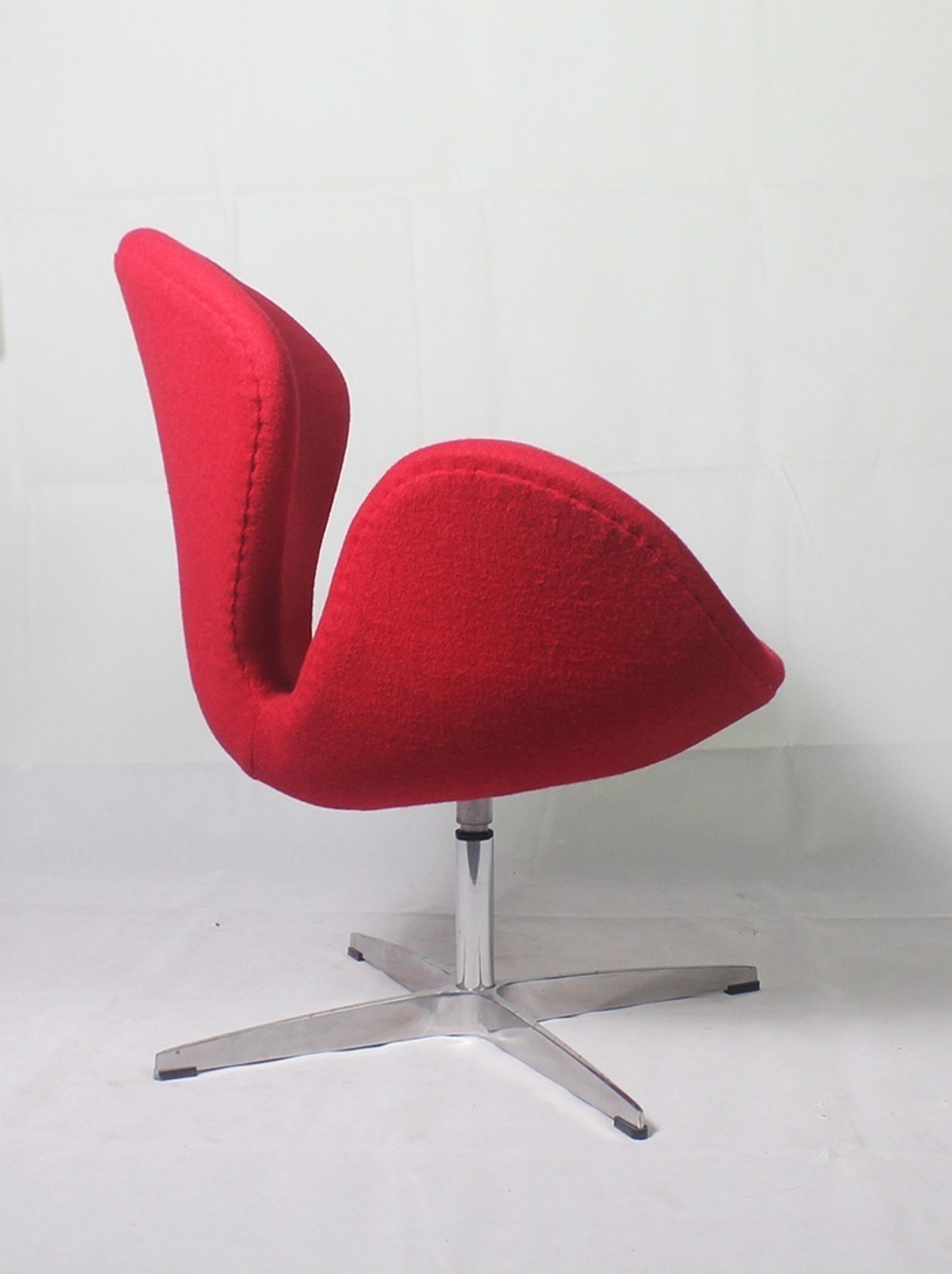 Вращающееся кресло Swan текстиль