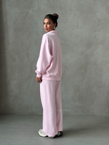 Розовый спортивный костюм с вышивкой-лого