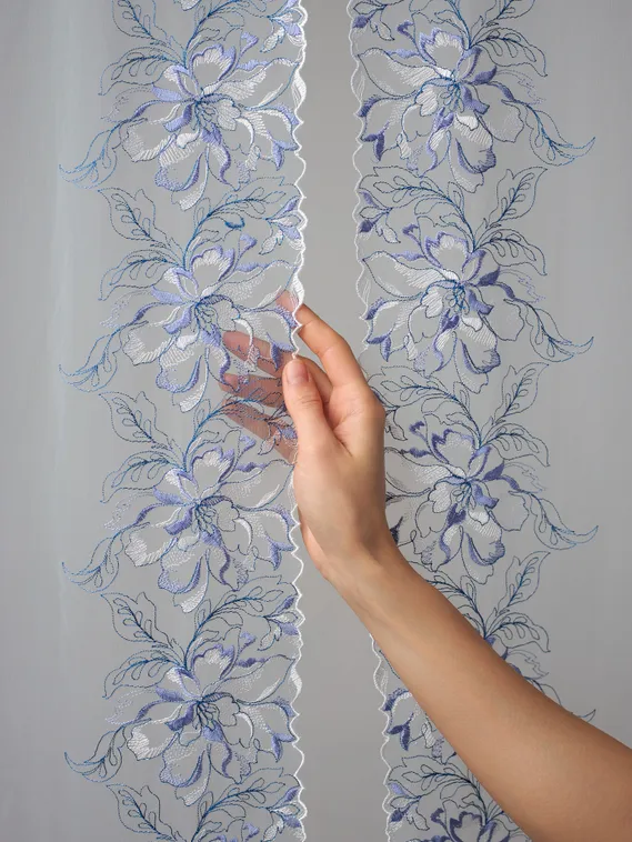 05-168 Вышивка на неэл. сетке 22 см, голубой/св.серый/синий (левая)