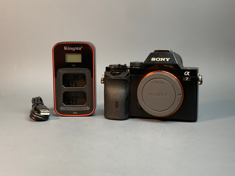 Sony A7 55.000 кадров (скол в нижней части)